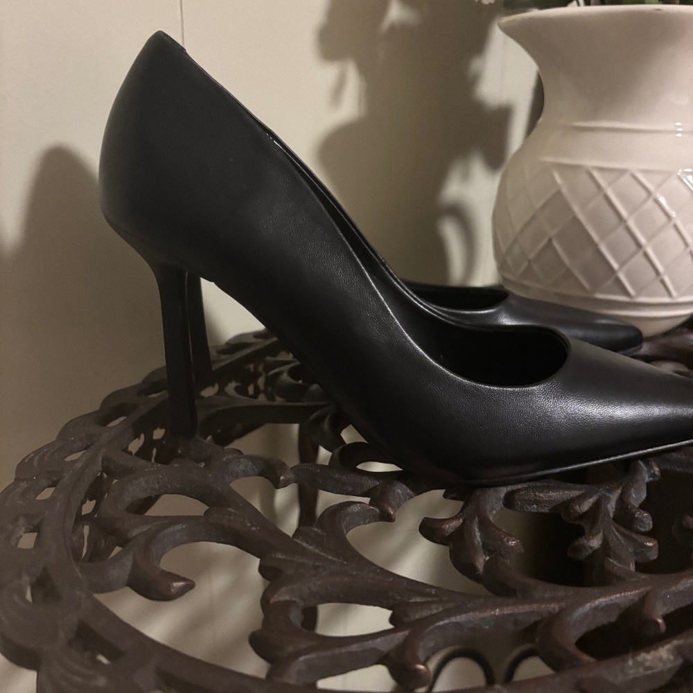 Steve Madden Black heels